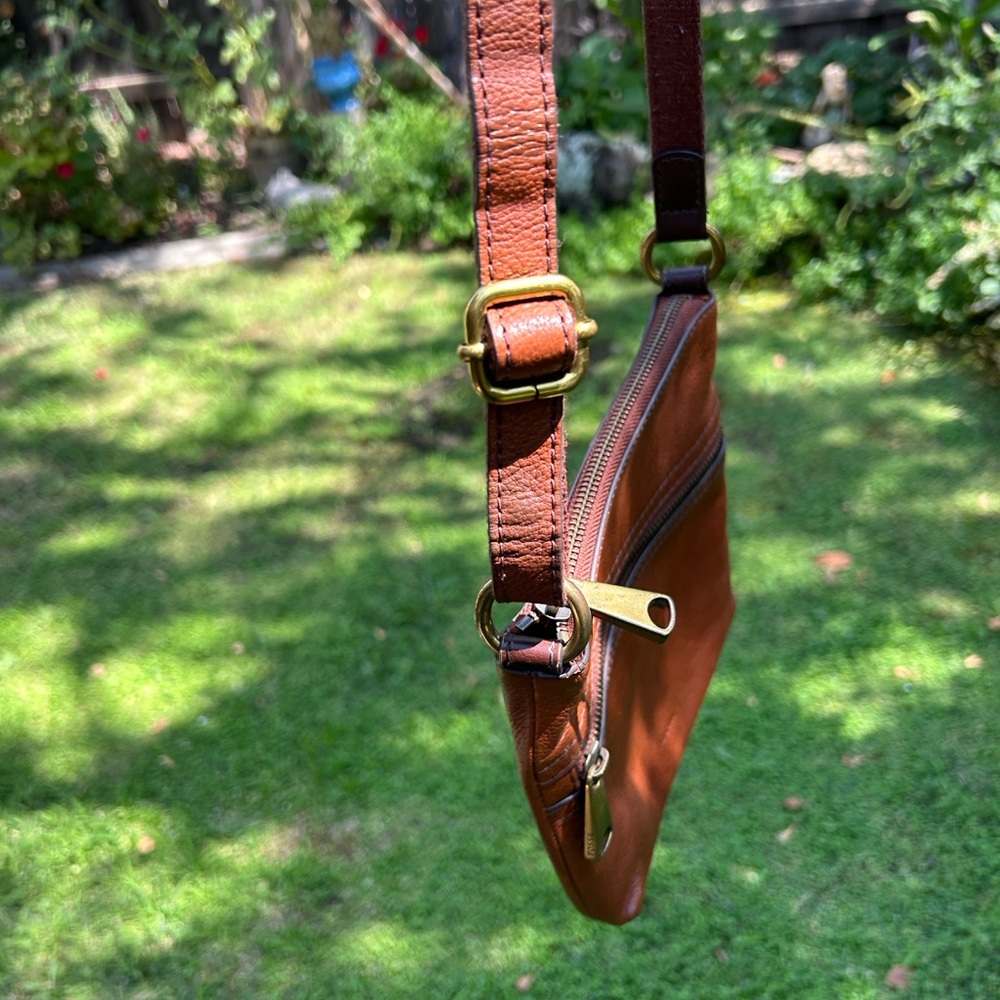 Fossil Tan Leather Crossbody Bag - Picture 4 of 8